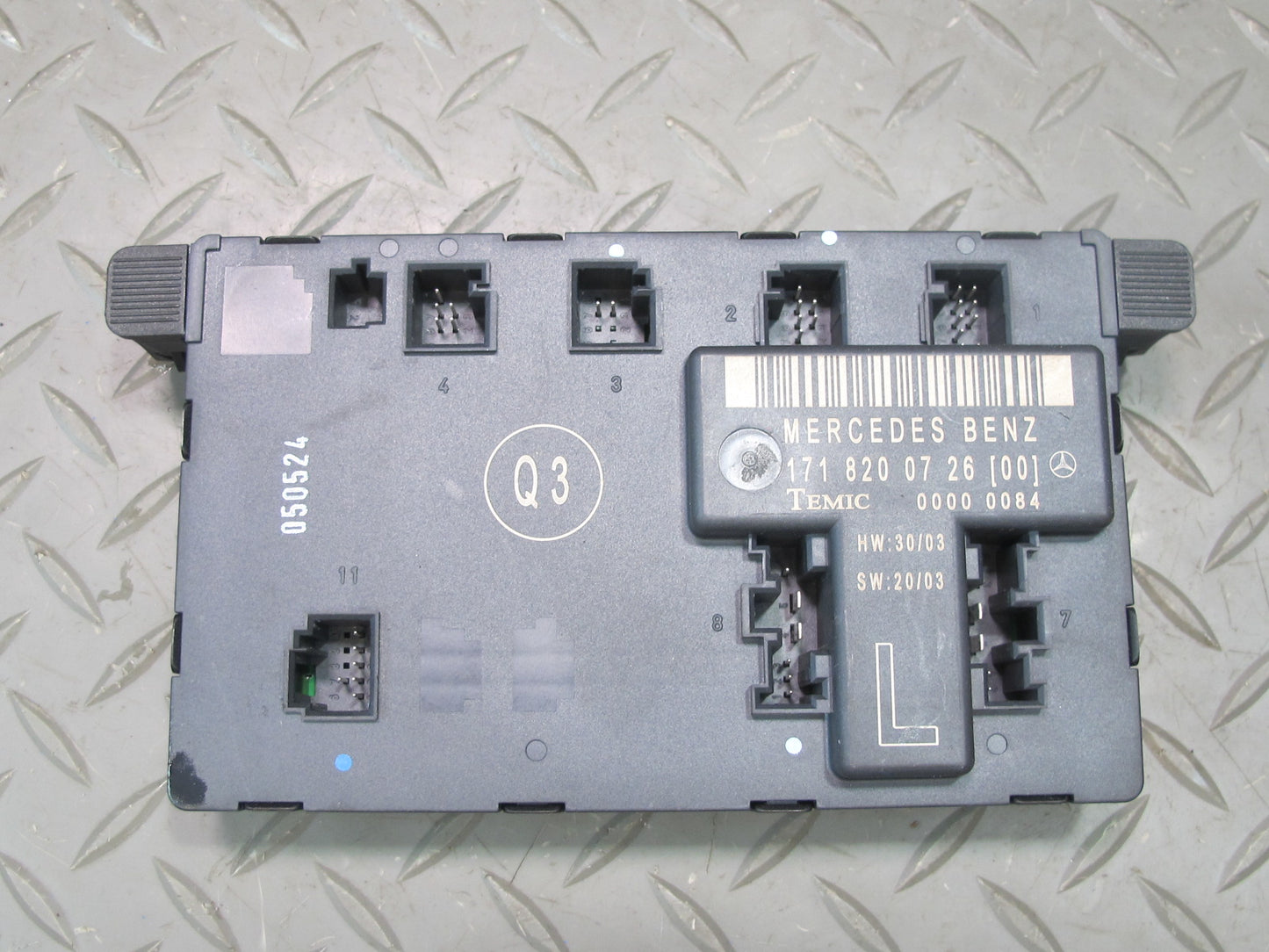 05-08 Mercedes R171 Slk-class Left Door Control Module 1718200726 OEM