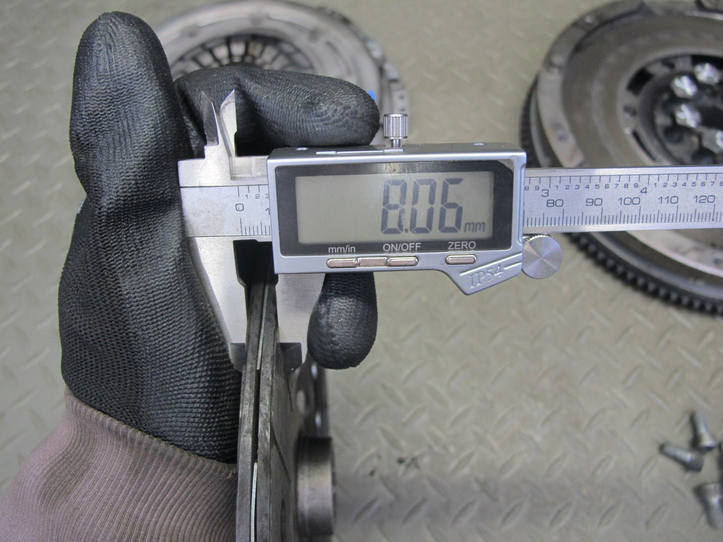 96-99 BMW E36 328i M52 M/T Manual Flywheel Clutch Pressure Plate Bolt Set OEM