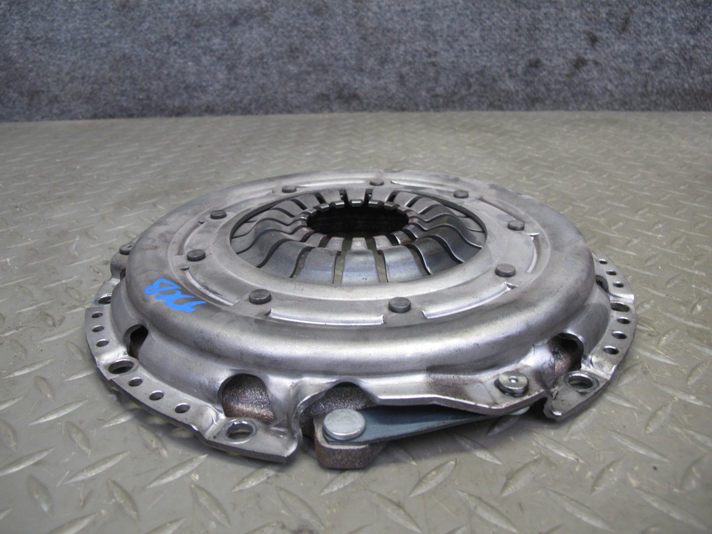 96-99 BMW E36 328i M52 M/T Manual Flywheel Clutch Pressure Plate Bolt Set OEM