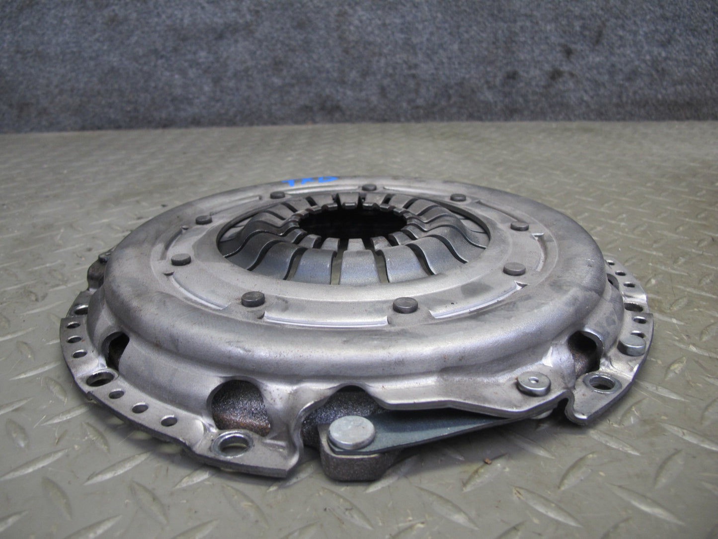 96-99 BMW E36 328i M52 M/T Manual Flywheel Clutch Pressure Plate Bolt Set OEM