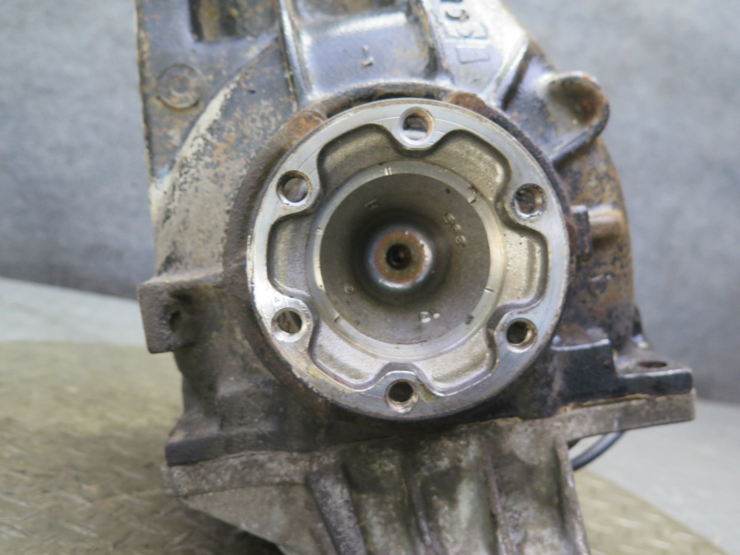 96-99 BMW E36 328iC Rear Axle Differential Carrier 2.93 Ratio 1214633 OEM