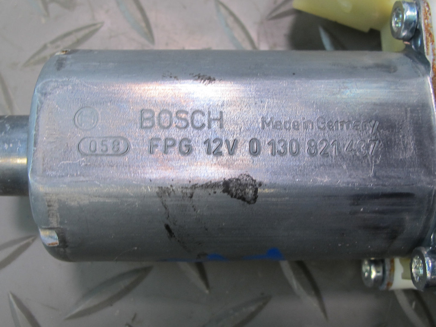 05-11 Mercedes R171 Slk-class Right Door Window Motor 1716902425 OEM