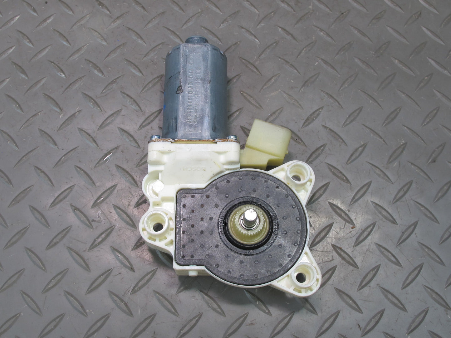 05-11 Mercedes R171 Slk-class Right Door Window Motor 1716902425 OEM