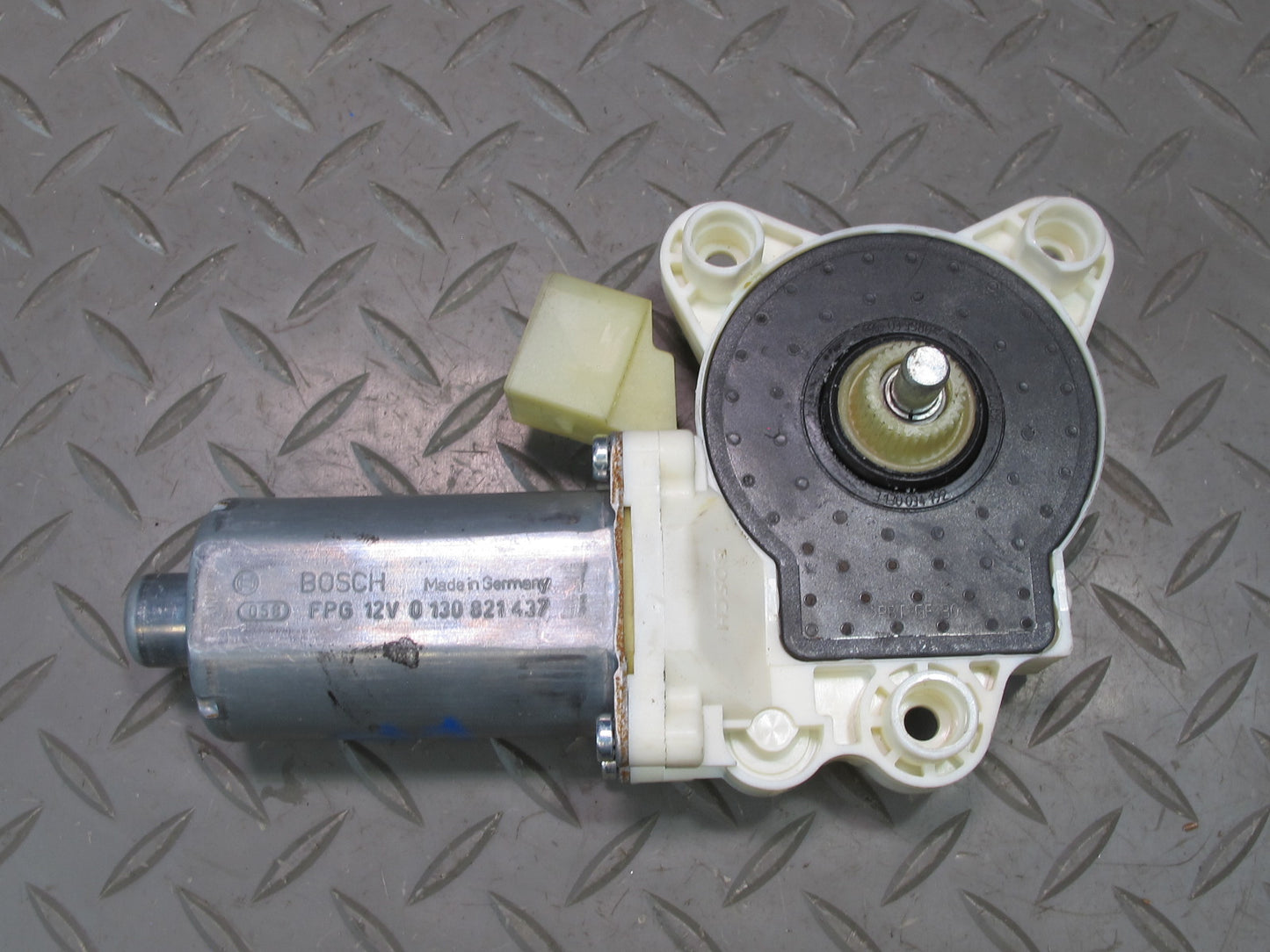 05-11 Mercedes R171 Slk-class Right Door Window Motor 1716902425 OEM