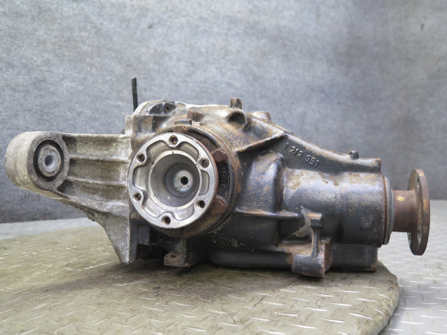 96-99 BMW E36 328iC Rear Axle Differential Carrier 2.93 Ratio 1214633 OEM