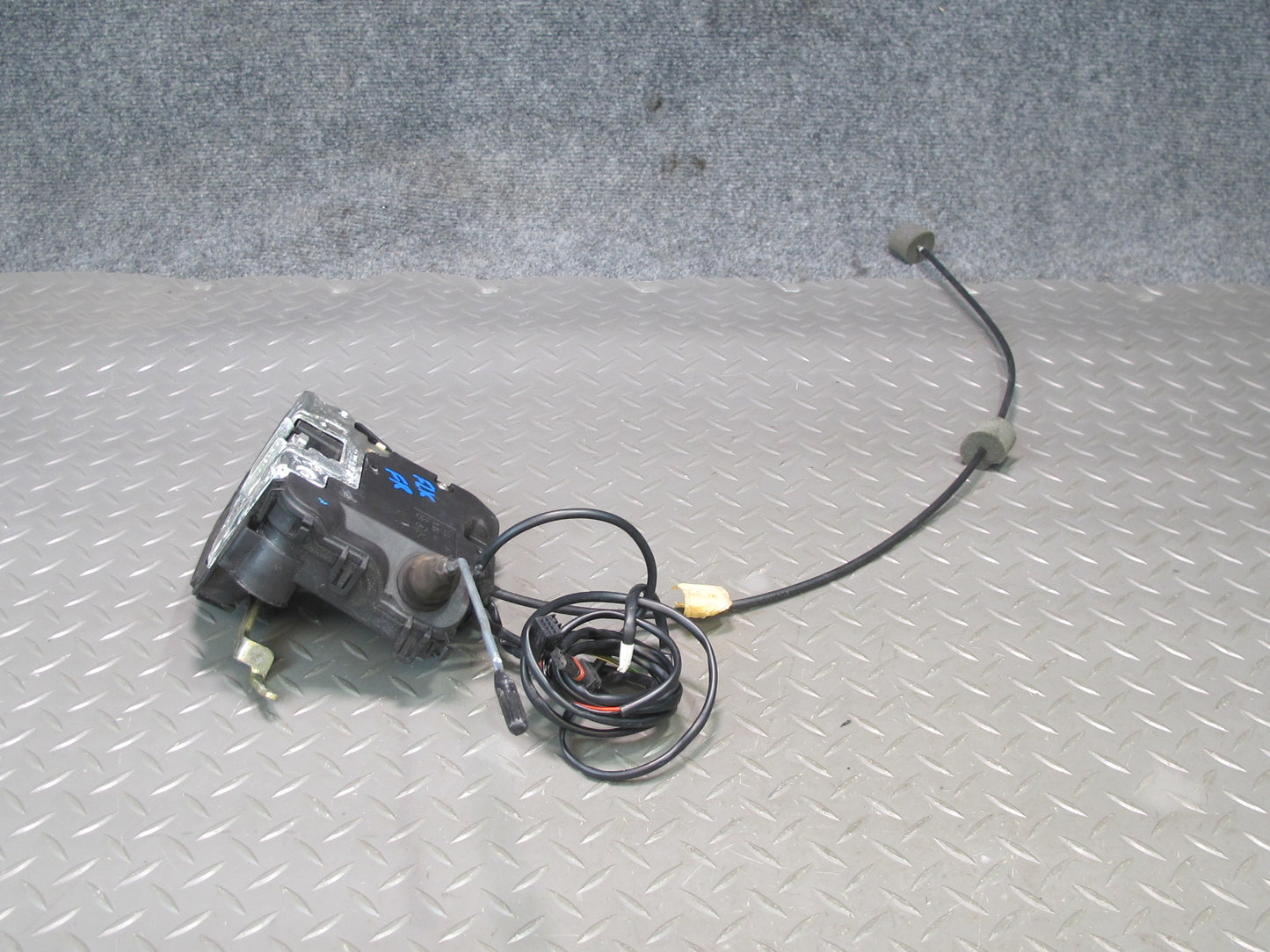 05-11 Mercedes R171 Slk-class Front Right Door Lock Latch Actuator OEM