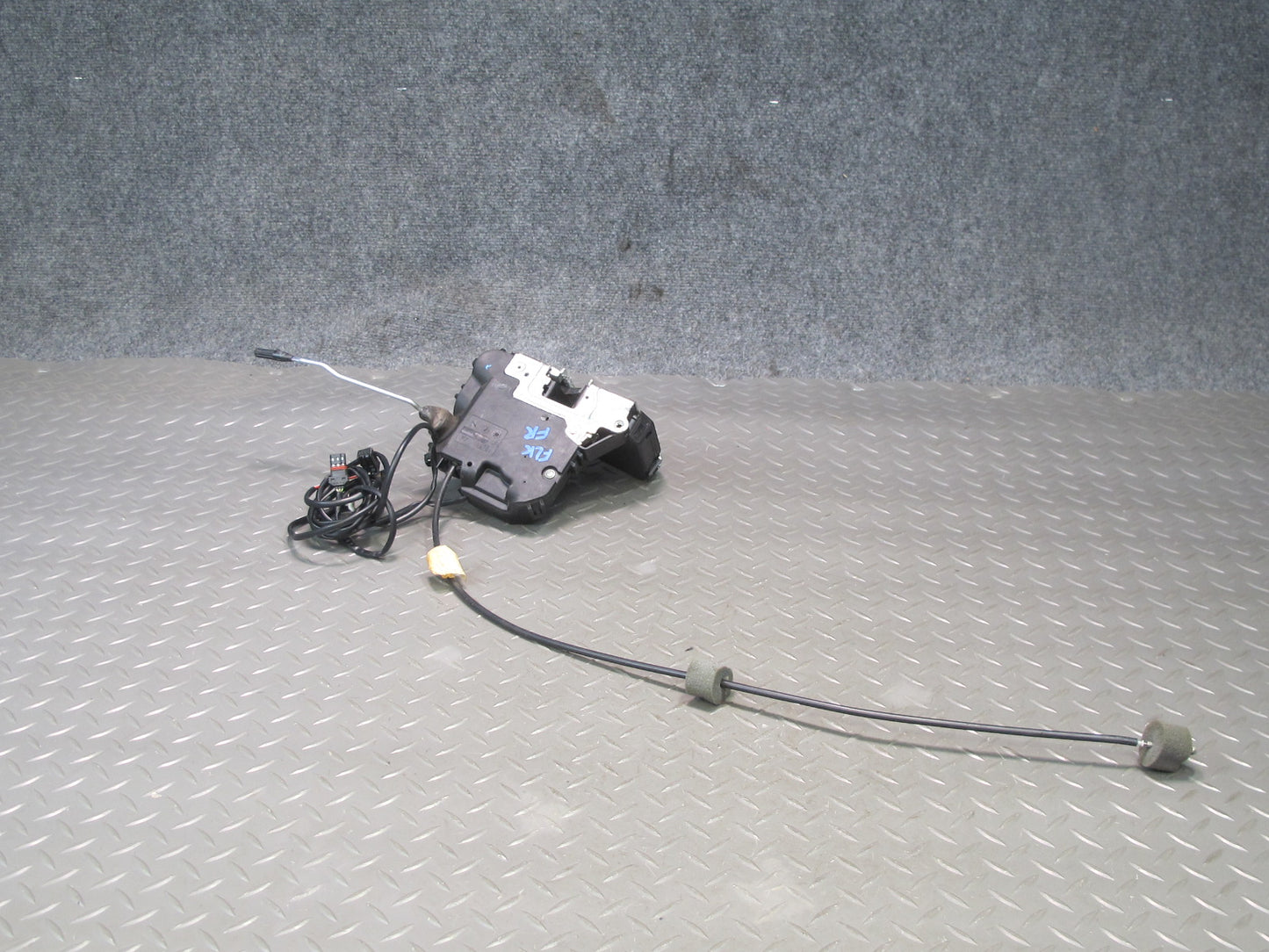 05-11 Mercedes R171 Slk-class Front Right Door Lock Latch Actuator OEM