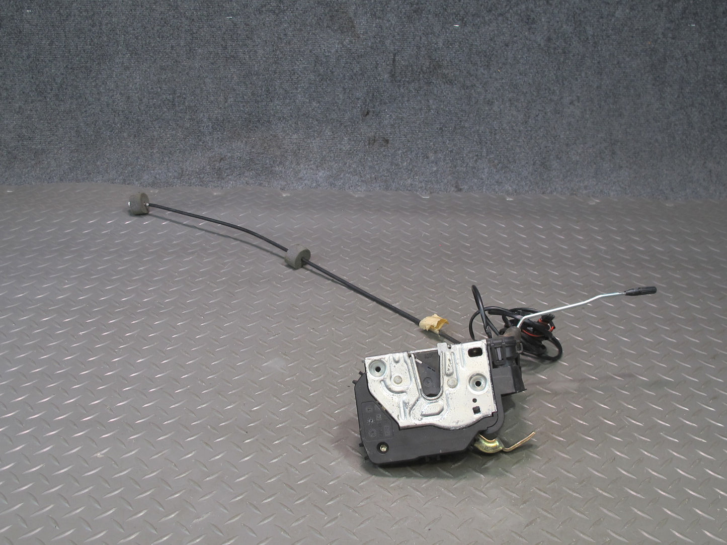 05-11 Mercedes R171 Slk-class Front Right Door Lock Latch Actuator OEM