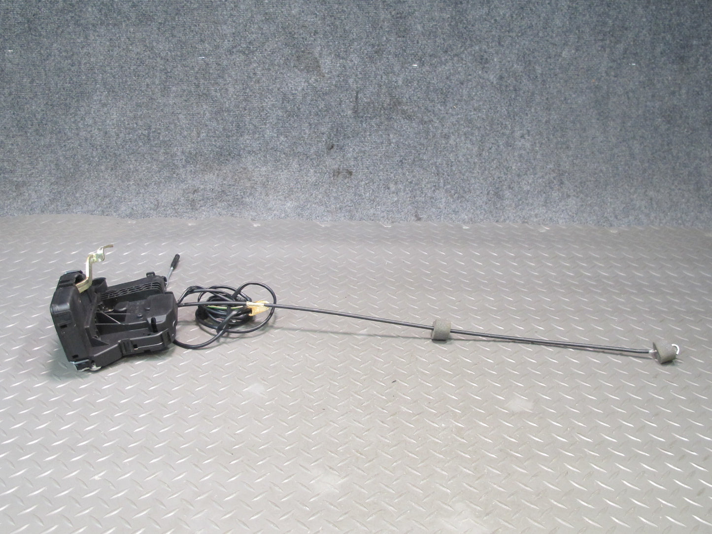 05-11 Mercedes R171 Slk-class Front Right Door Lock Latch Actuator OEM