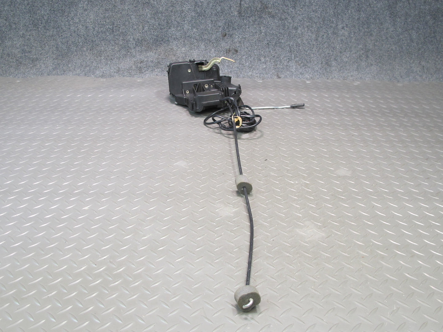 05-11 Mercedes R171 Slk-class Front Right Door Lock Latch Actuator OEM