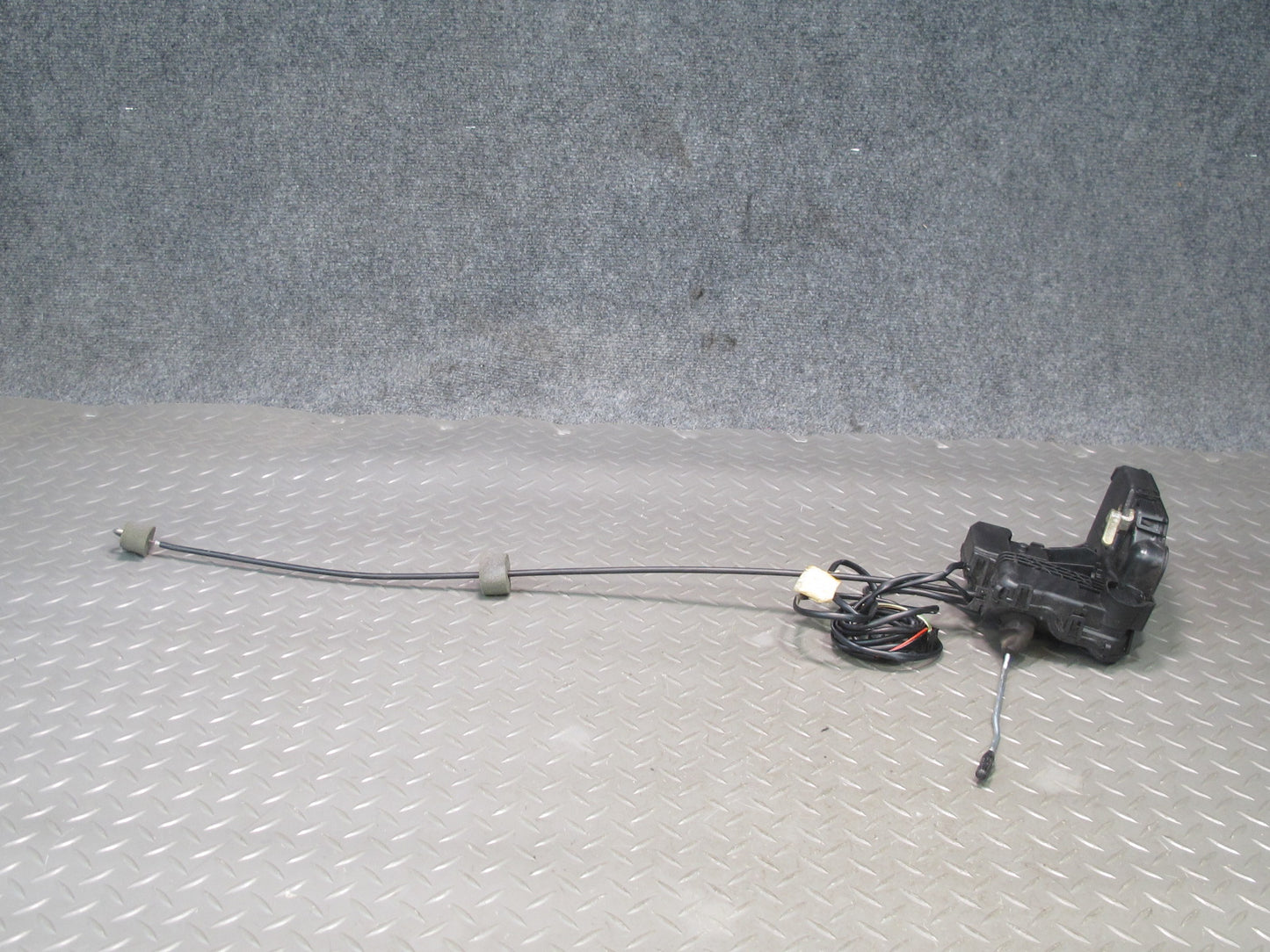 05-11 Mercedes R171 Slk-class Front Right Door Lock Latch Actuator OEM
