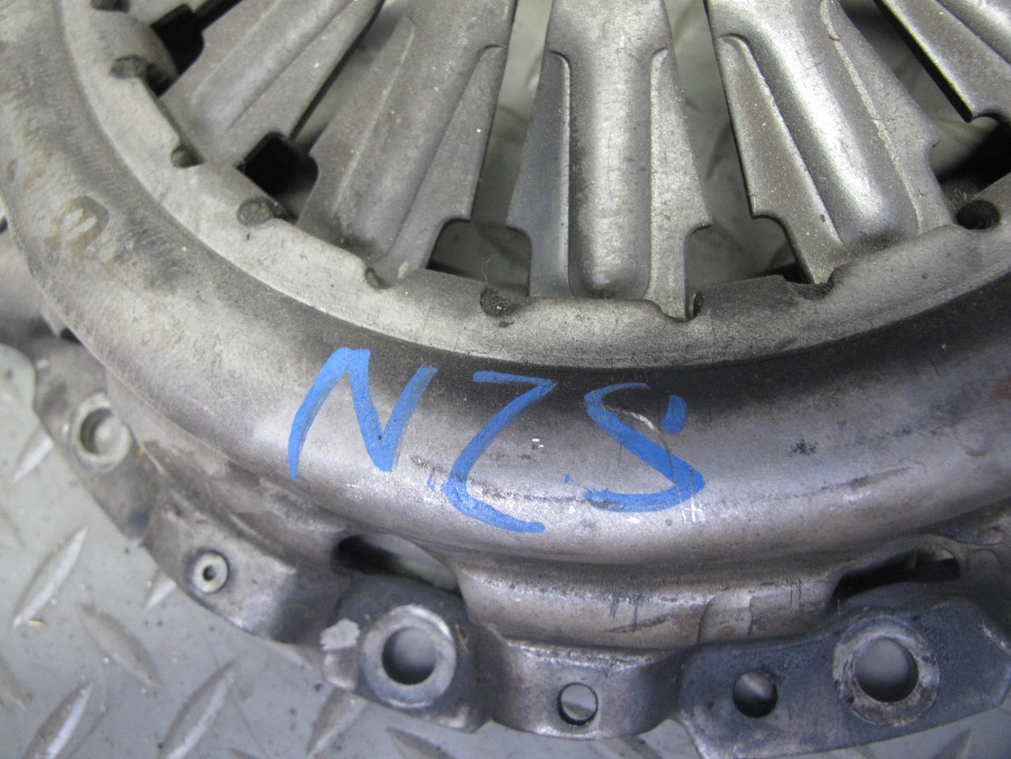 2004 Nissan Z33 350Z FS6R31A M/T Flywheel Pressure Plate Clutch KIT Set 68k OEM