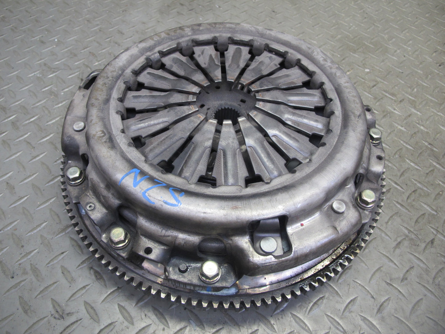 2004 Nissan Z33 350Z FS6R31A M/T Flywheel Pressure Plate Clutch KIT Set 68k OEM