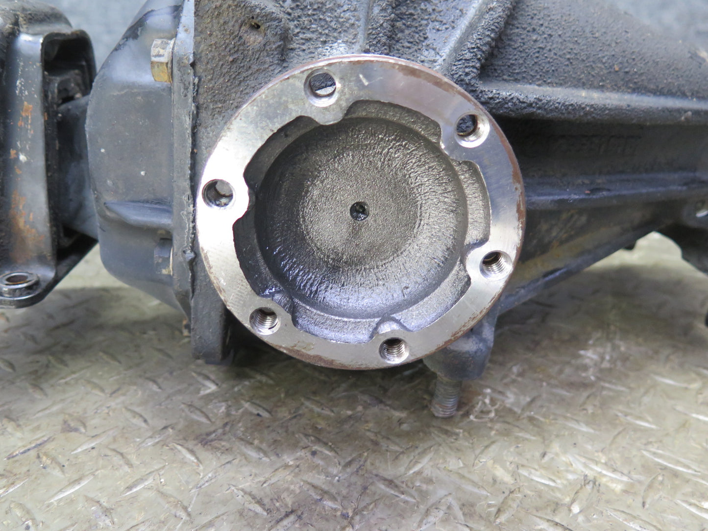 81-83 Mercedes W123 240D 616.912 Rear Differential Carrier 3.69 Ratio 117K OEM