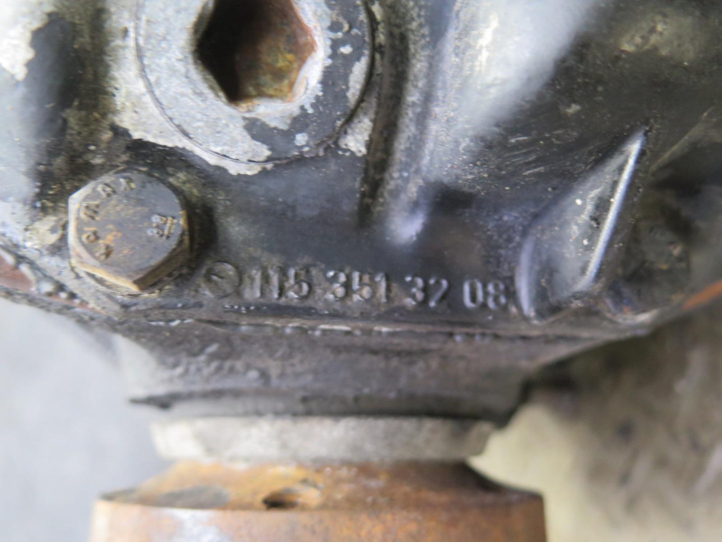 81-83 Mercedes W123 240D 616.912 Rear Differential Carrier 3.69 Ratio 117K OEM