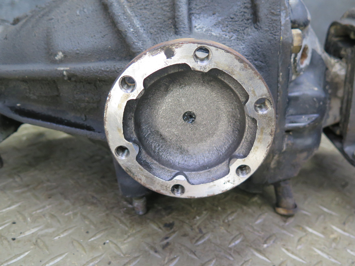 81-83 Mercedes W123 240D 616.912 Rear Differential Carrier 3.69 Ratio 117K OEM