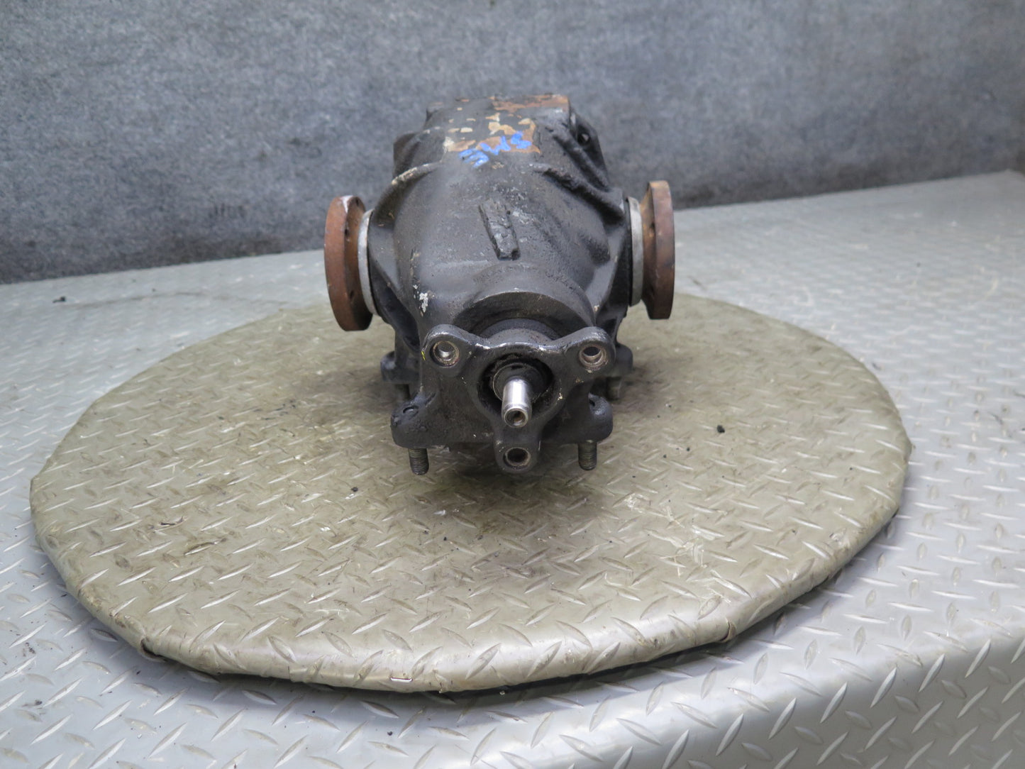 81-83 Mercedes W123 240D 616.912 Rear Differential Carrier 3.69 Ratio 117K OEM