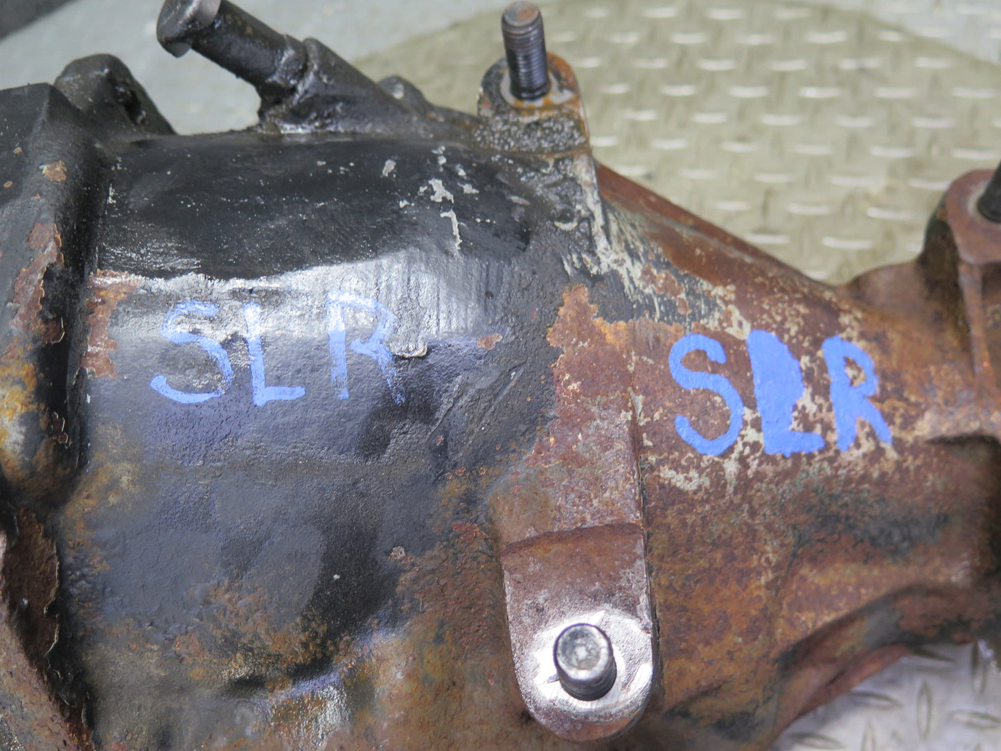 81-85 Mercedes R107 380SL Rear Differential Carrier 2.47 Ratio OEM