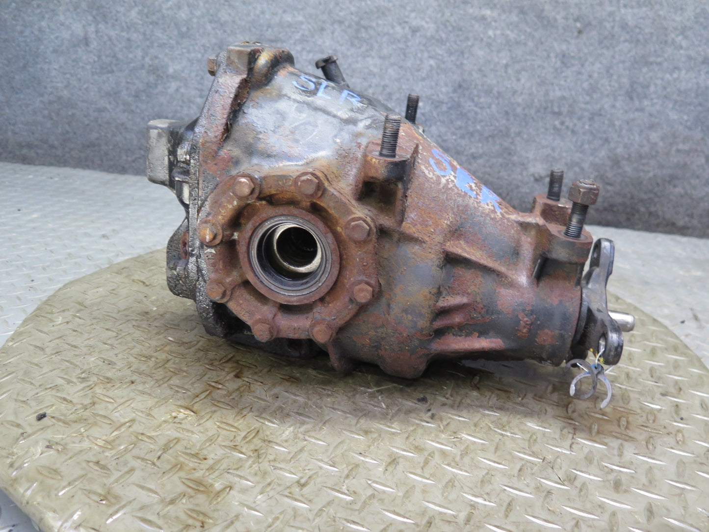 81-85 Mercedes R107 380SL Rear Differential Carrier 2.47 Ratio OEM