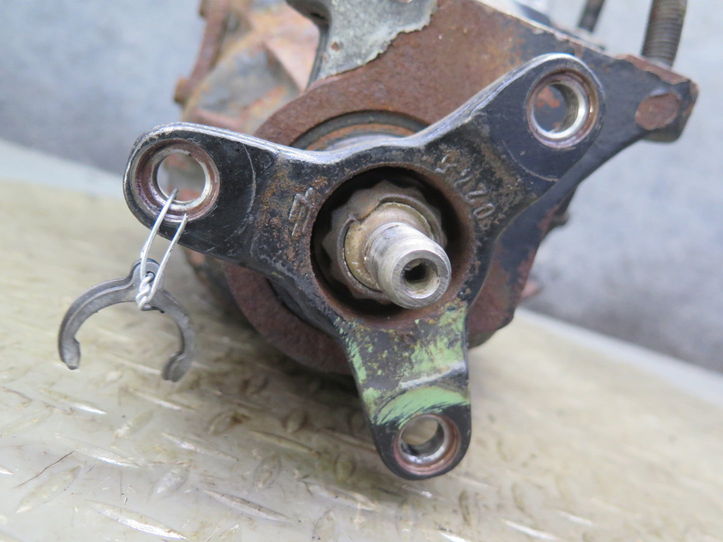 81-85 Mercedes R107 380SL Rear Differential Carrier 2.47 Ratio OEM