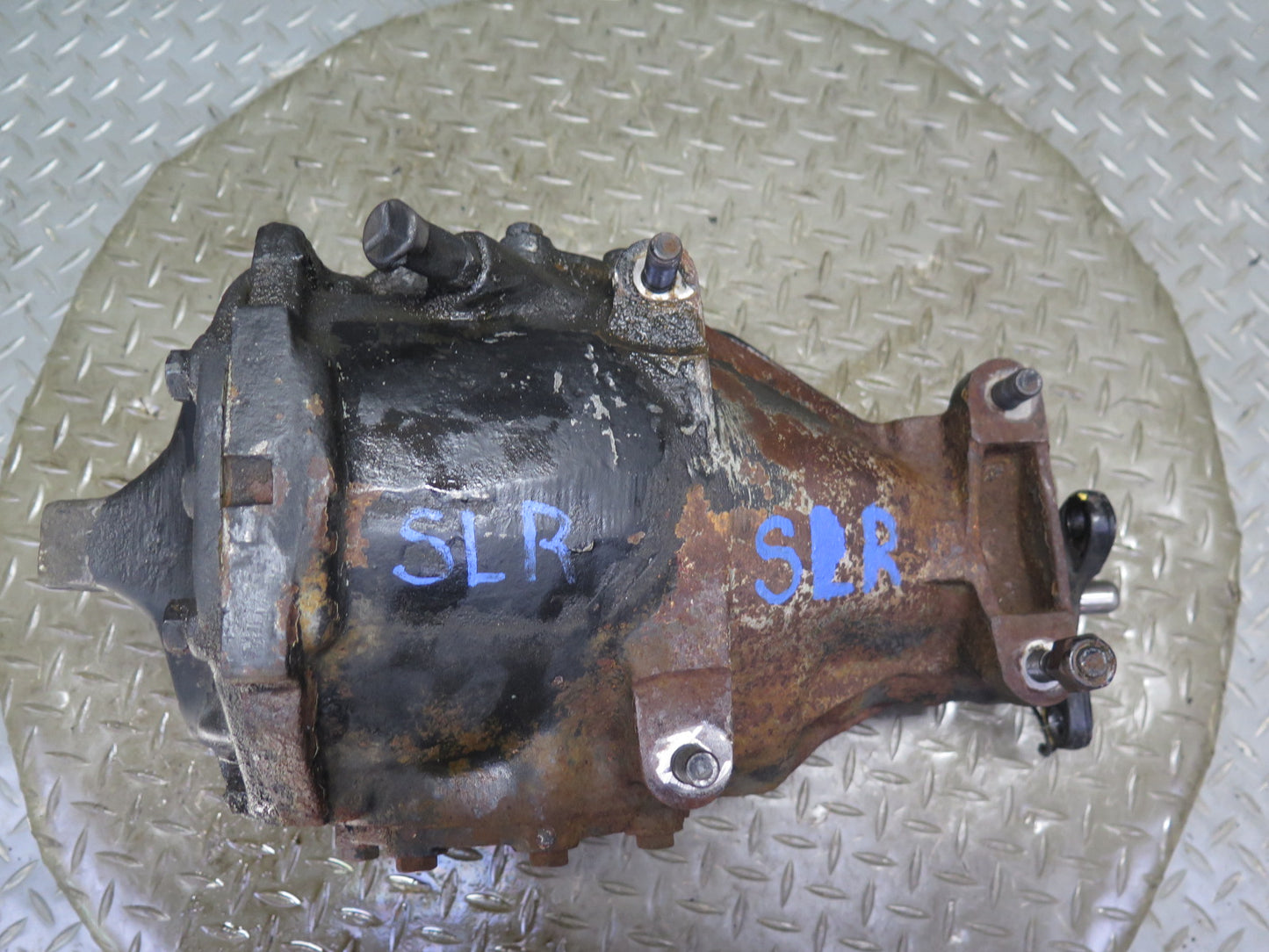 81-85 Mercedes R107 380SL Rear Differential Carrier 2.47 Ratio OEM