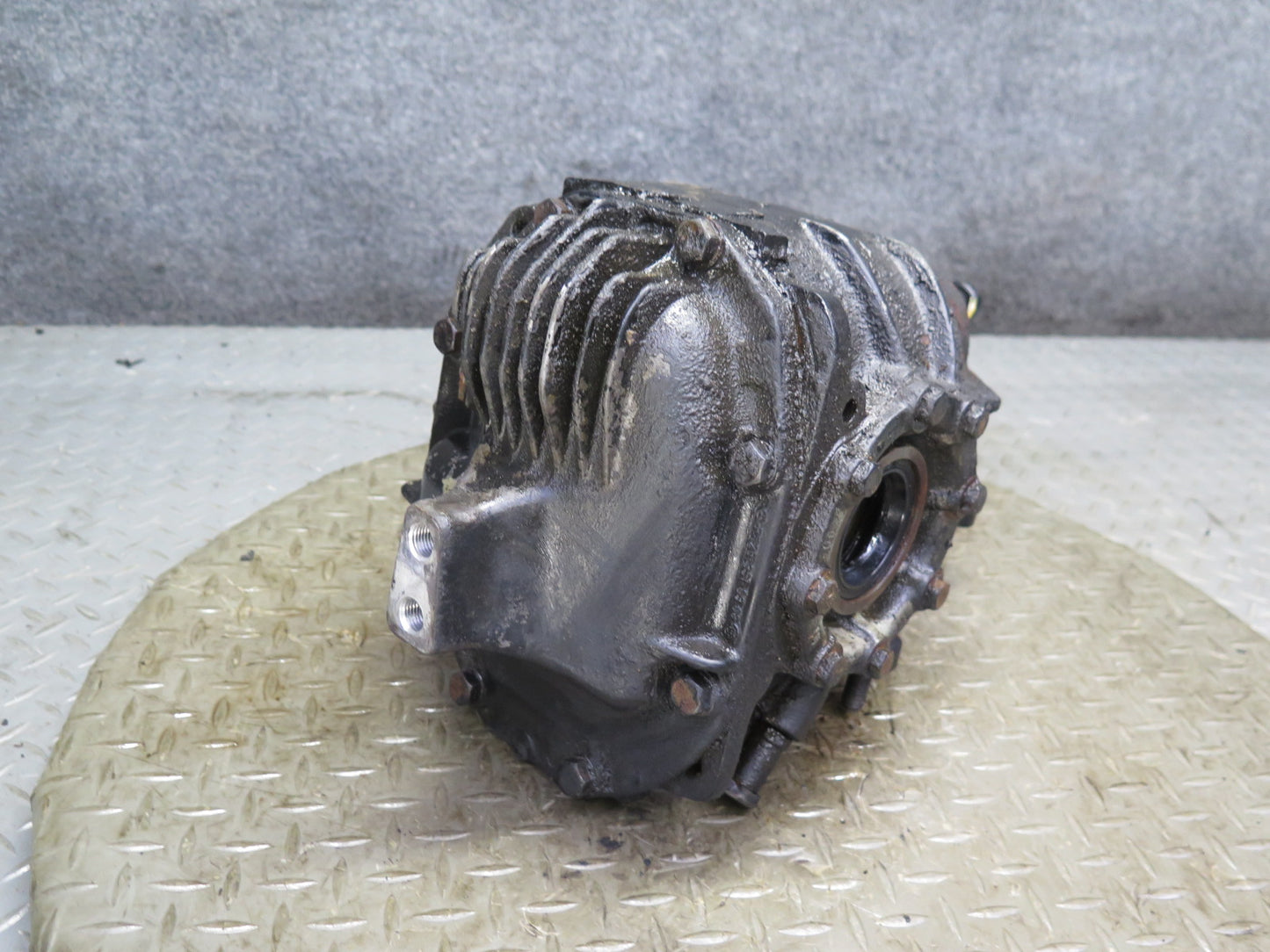 81-85 Mercedes R107 380SL Rear Differential Carrier 2.47 Ratio OEM