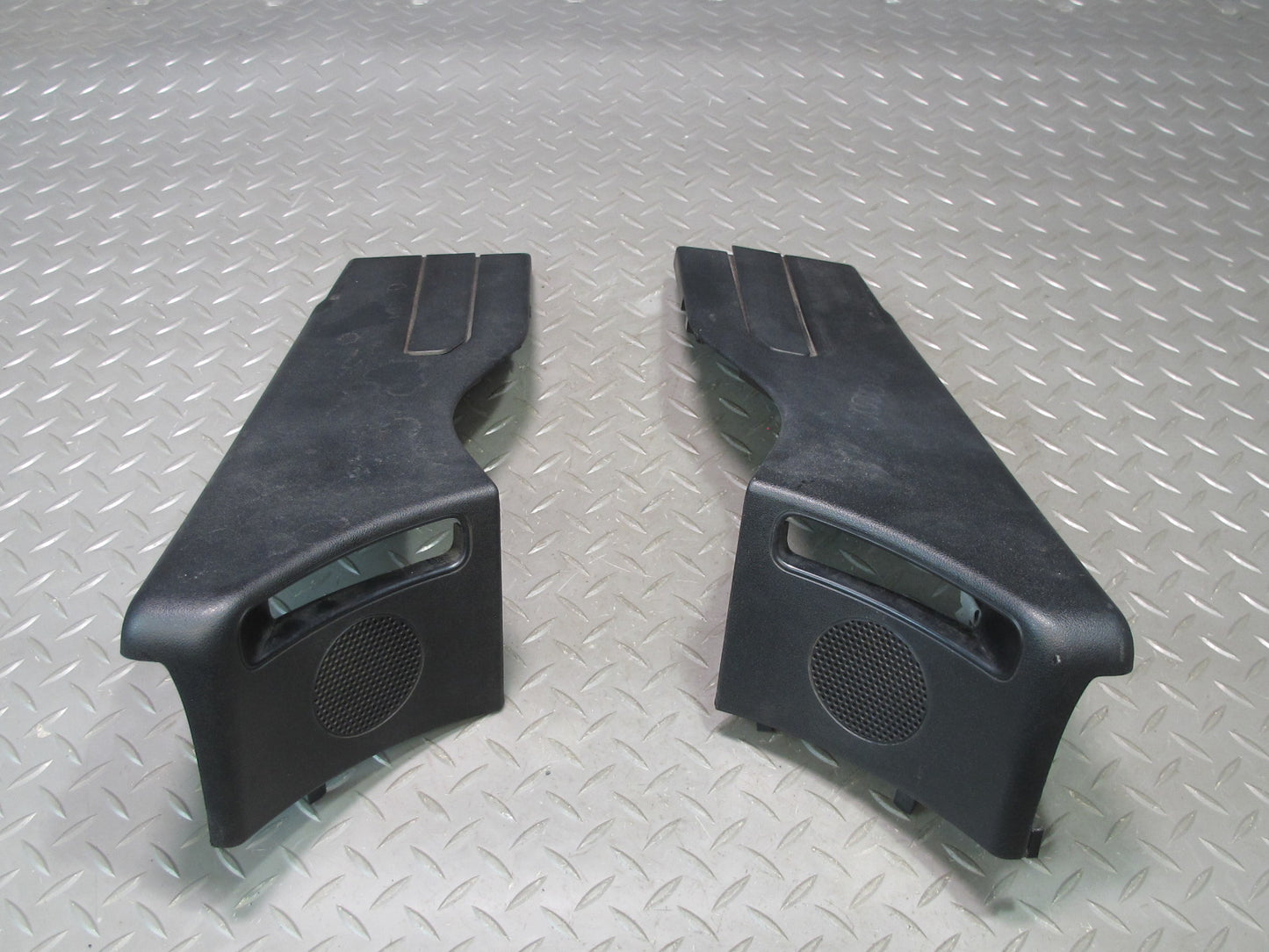 05-08 Mercedes R171 Slk-class Set of 2 Front Seat Belt Trim Cover Panel OEM