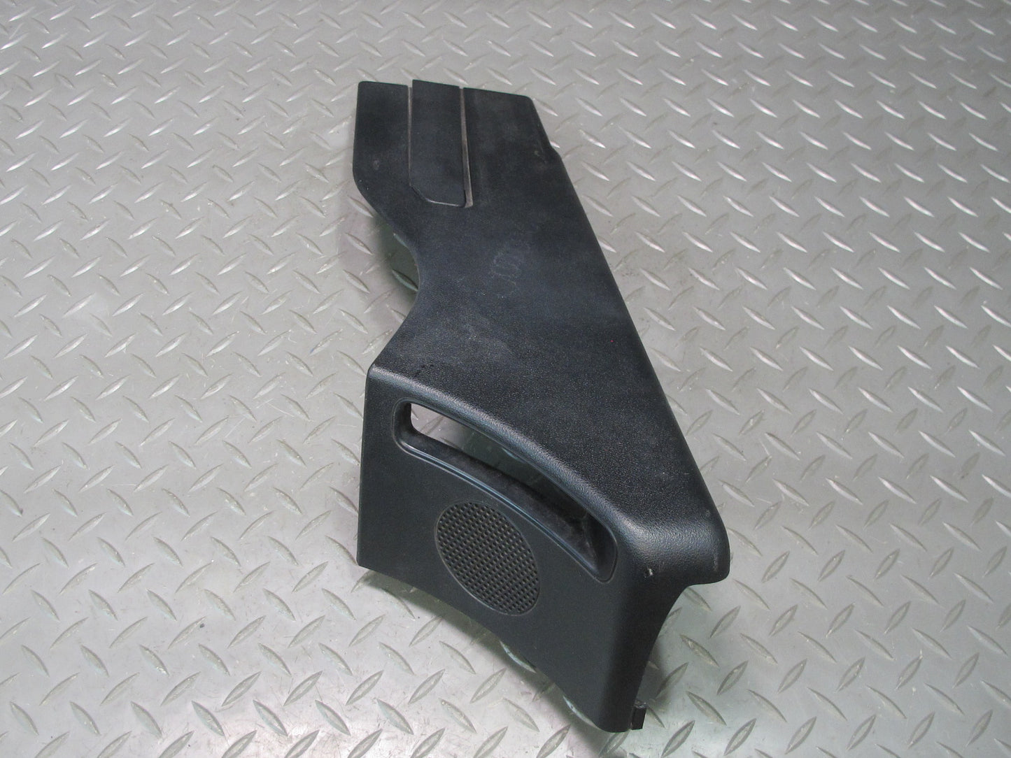 05-08 Mercedes R171 Slk-class Set of 2 Front Seat Belt Trim Cover Panel OEM