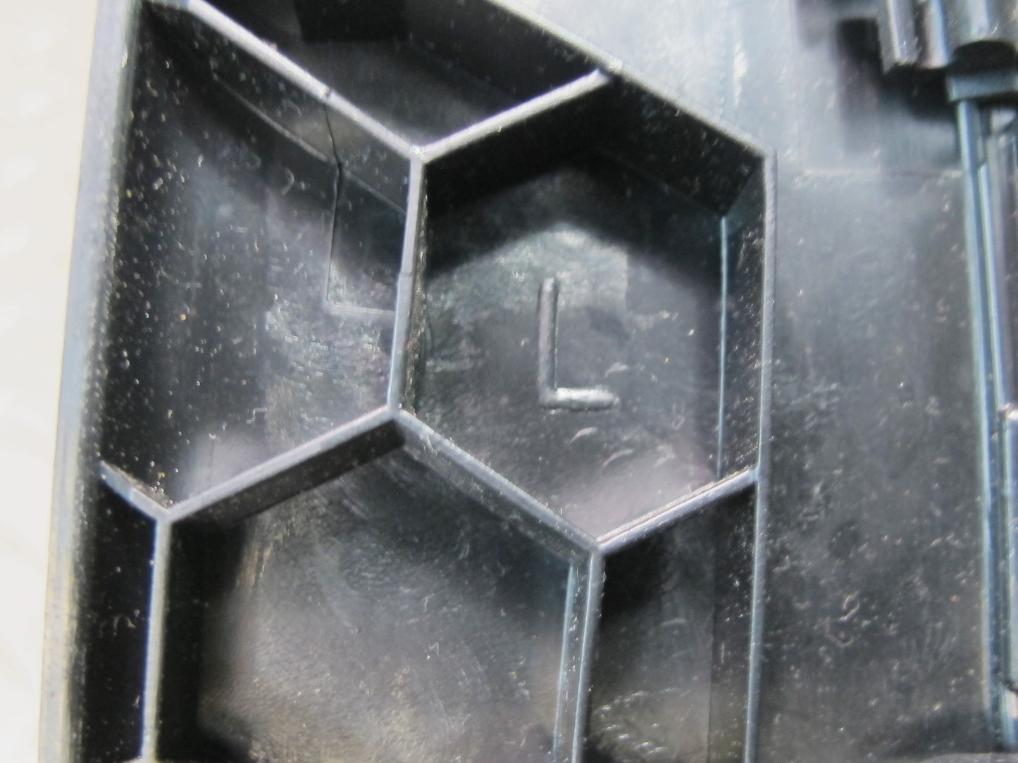 05-08 Mercedes R171 Slk-class Set of 2 Front Seat Belt Trim Cover Panel OEM