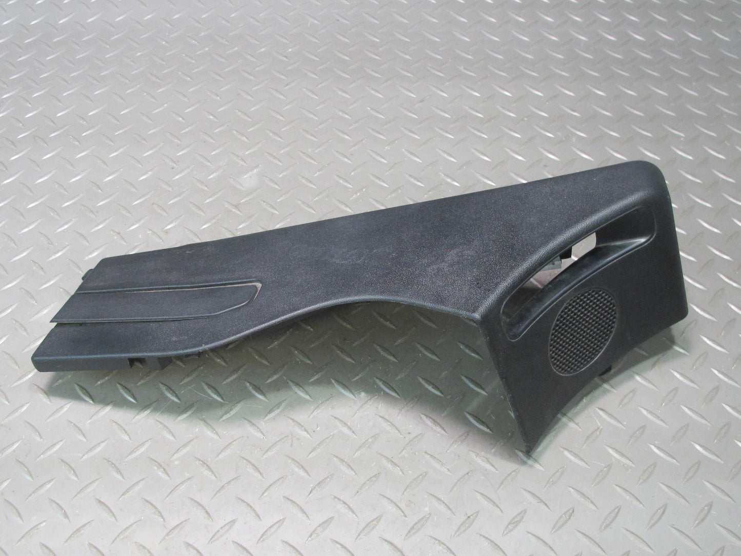 05-08 Mercedes R171 Slk-class Set of 2 Front Seat Belt Trim Cover Panel OEM