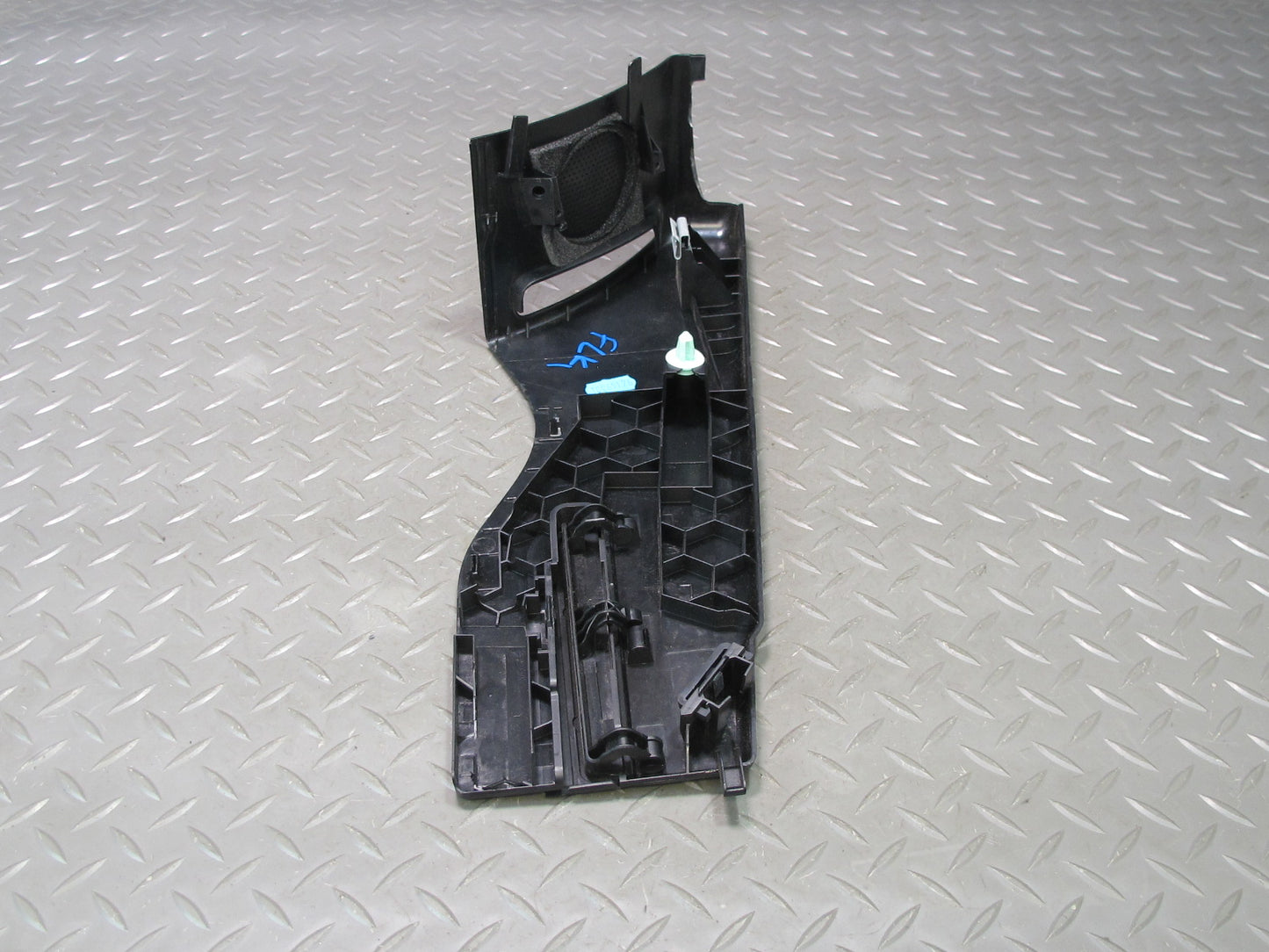 05-08 Mercedes R171 Slk-class Set of 2 Front Seat Belt Trim Cover Panel OEM