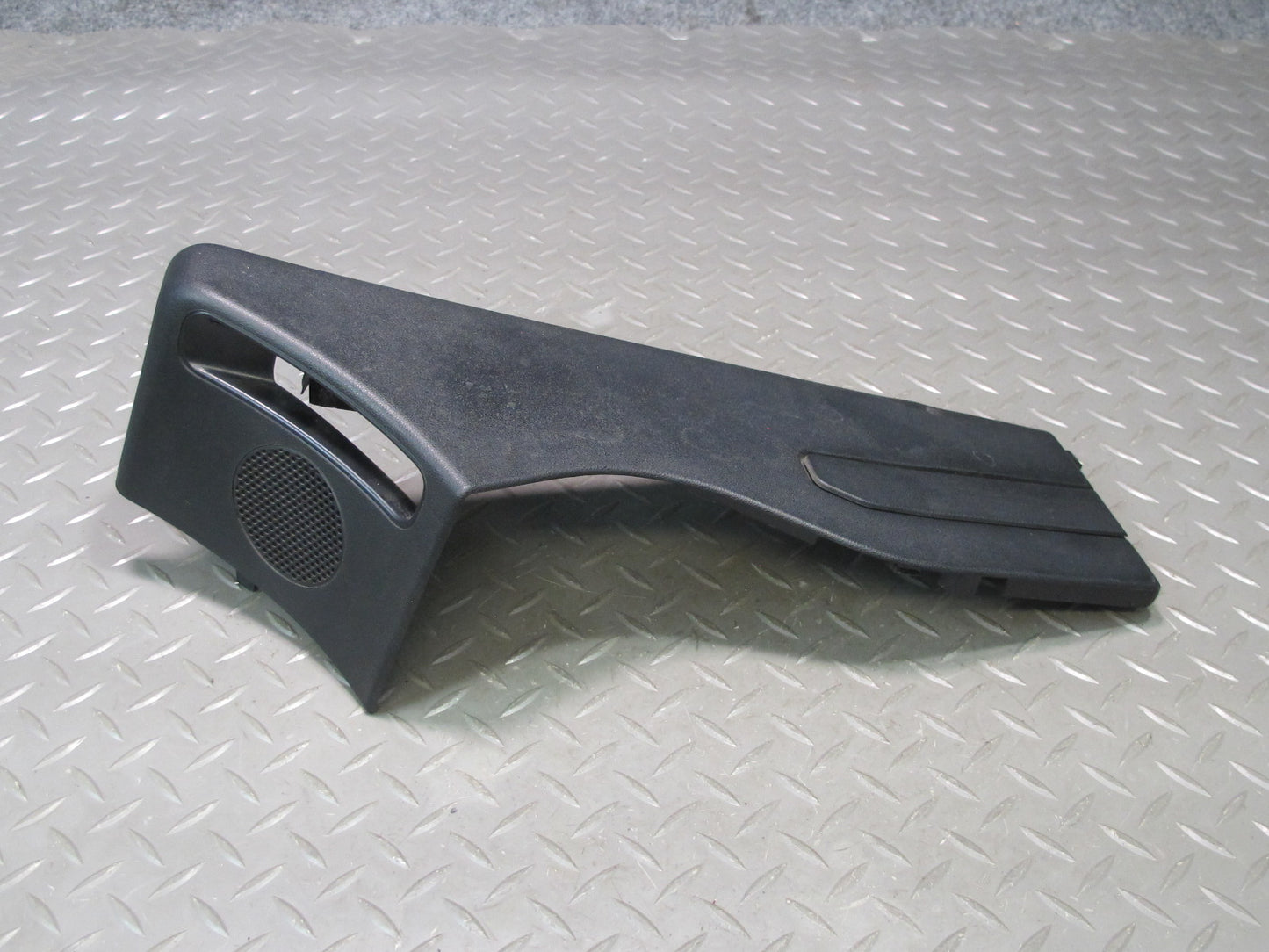 05-08 Mercedes R171 Slk-class Set of 2 Front Seat Belt Trim Cover Panel OEM