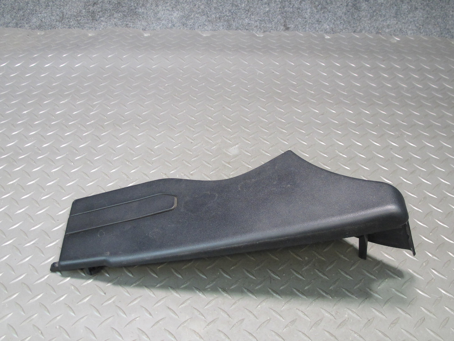 05-08 Mercedes R171 Slk-class Set of 2 Front Seat Belt Trim Cover Panel OEM