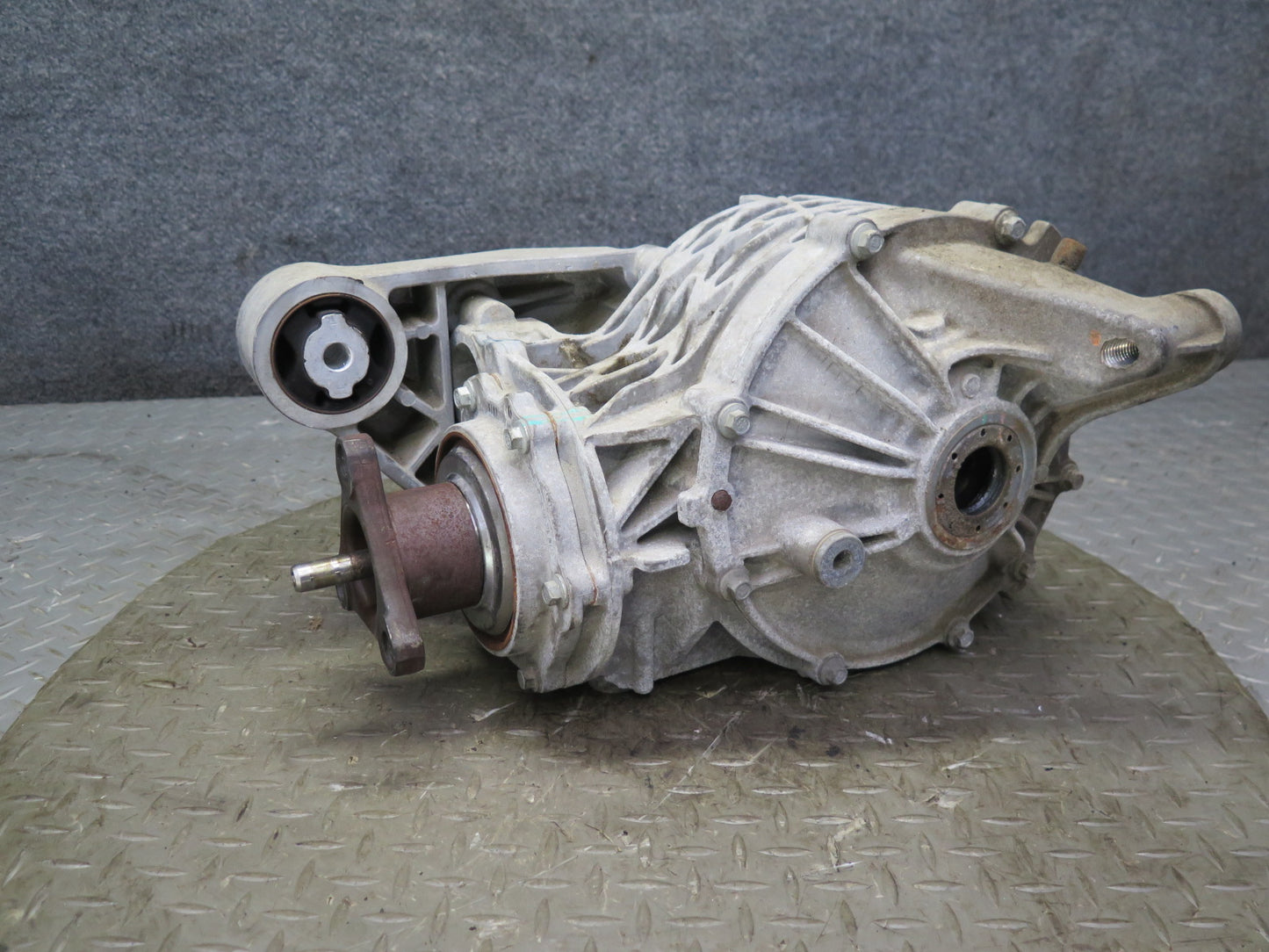 06-10 Pontiac Solstice Saturn SKY A/T Rear Differential LSD 3.91 Ratio 20K OEM