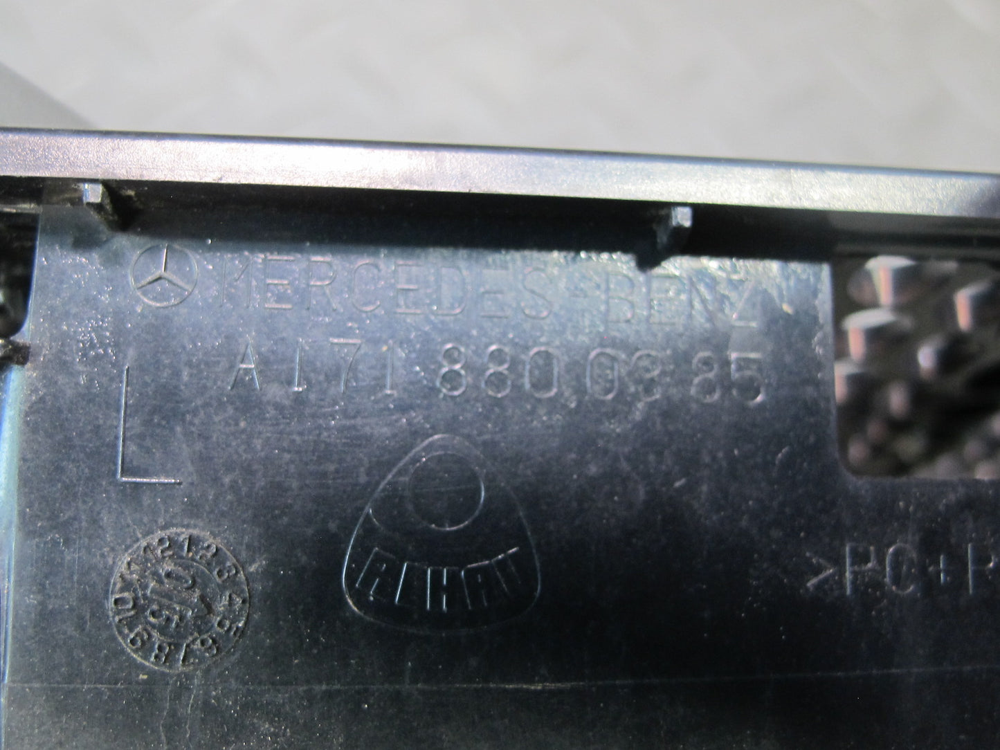 05-11 Mercedes R171 SLK55 AMG Front Left & Right Hood Air Vent Trim Grille OEM