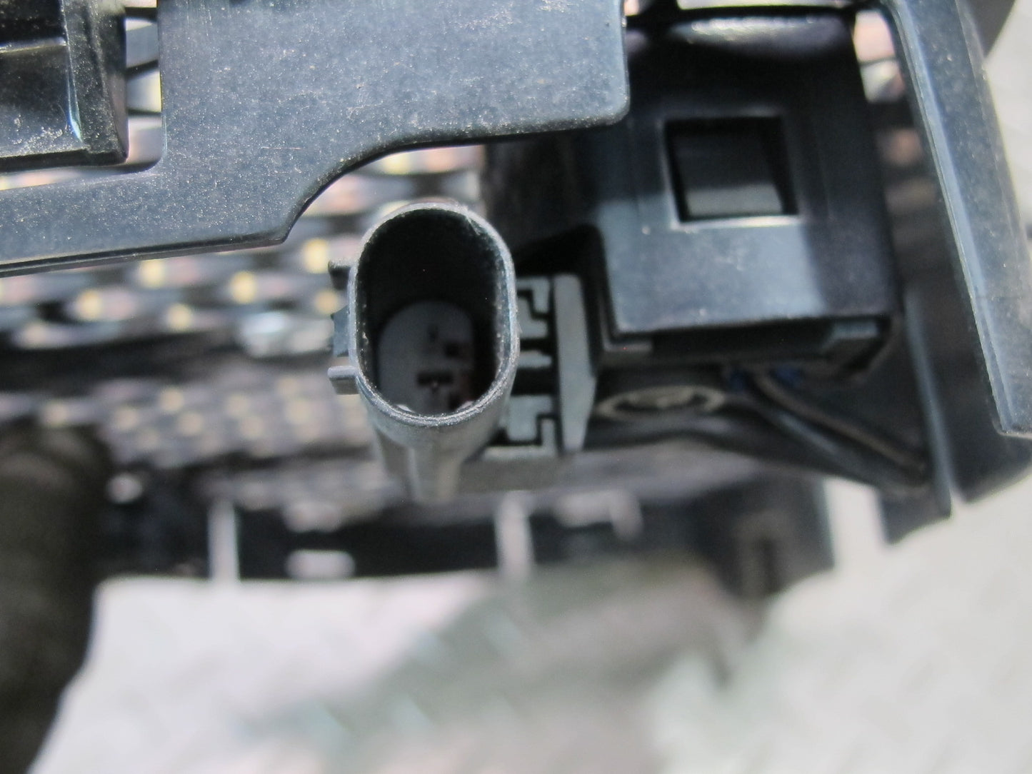 05-11 Mercedes R171 SLK55 AMG Front Left & Right Hood Air Vent Trim Grille OEM