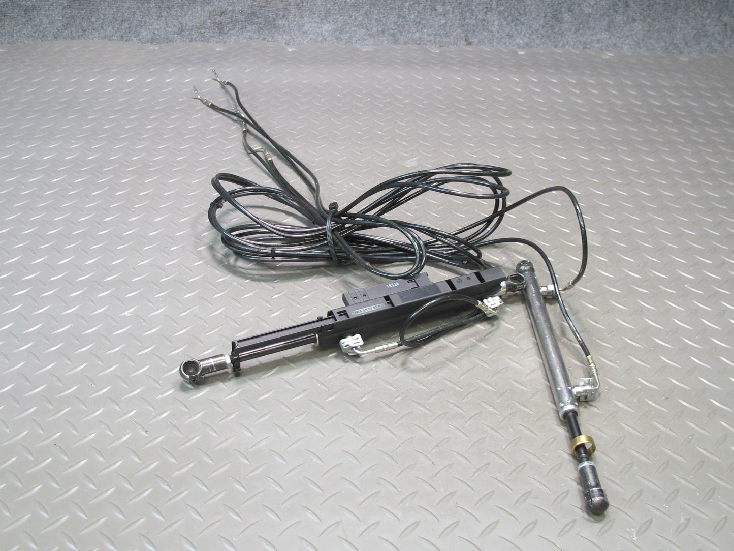 05-11 Mercedes R171 Slk-class Convertible Set of 2 TOP Roof Cylinder Support OEM