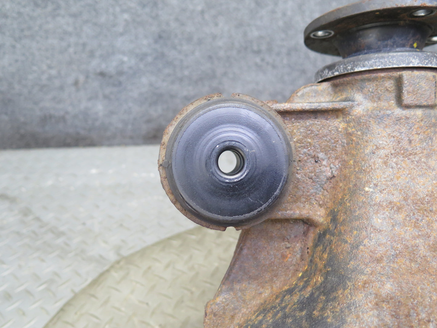 06-13 Lexus IS250 RWD A/T Rear Differential Carrier 3.909 Ratio 87K Miles OEM