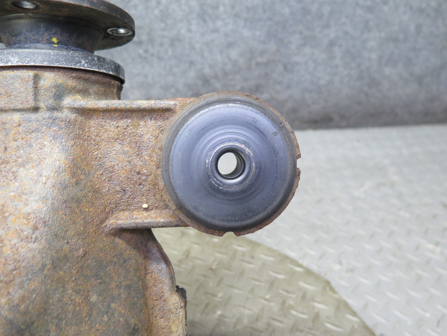 06-13 Lexus IS250 RWD A/T Rear Differential Carrier 3.909 Ratio 87K Miles OEM