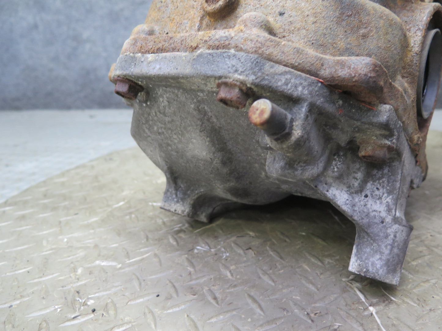 06-13 Lexus IS250 RWD A/T Rear Differential Carrier 3.909 Ratio 87K Miles OEM