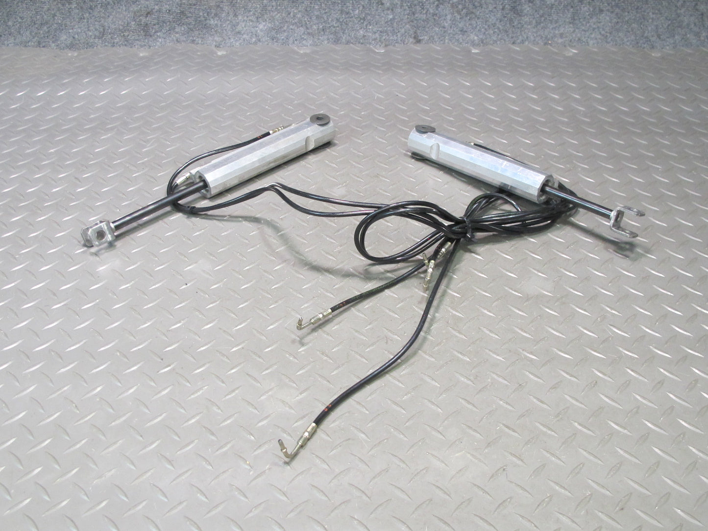 05-11 Mercedes R171 SLK Convertible Set of 2 TOP Roof Left & Right Cylinder OEM