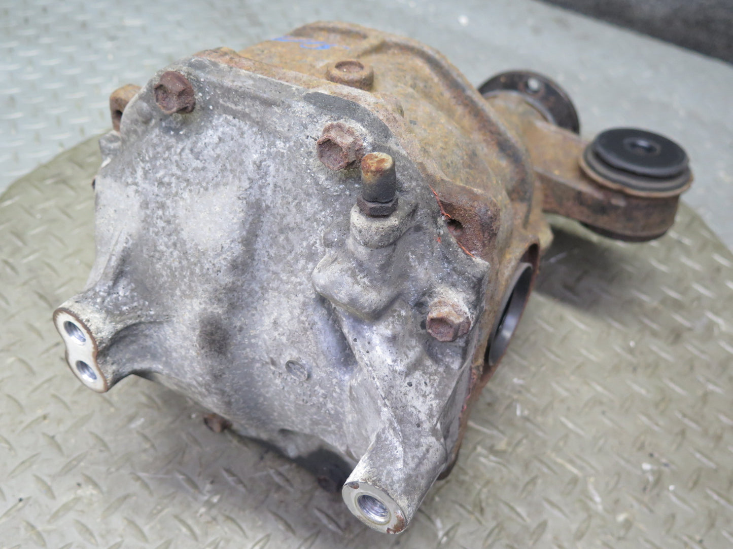 06-13 Lexus IS250 RWD A/T Rear Differential Carrier 3.909 Ratio 87K Miles OEM