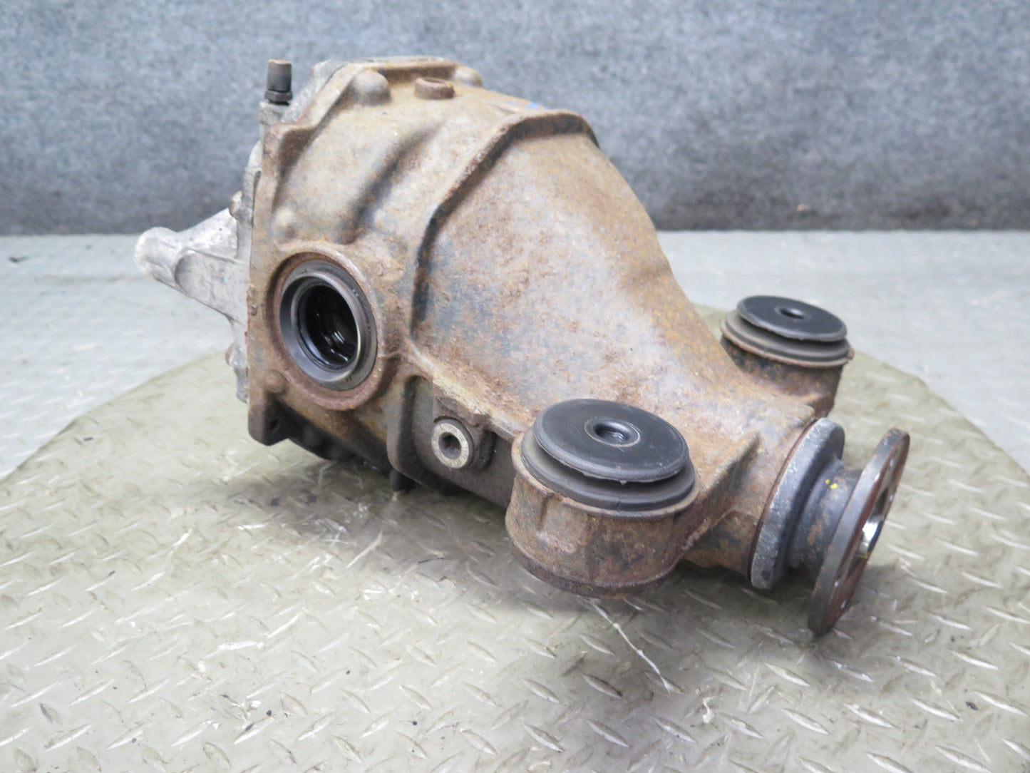 06-13 Lexus IS250 RWD A/T Rear Differential Carrier 3.909 Ratio 87K Miles OEM