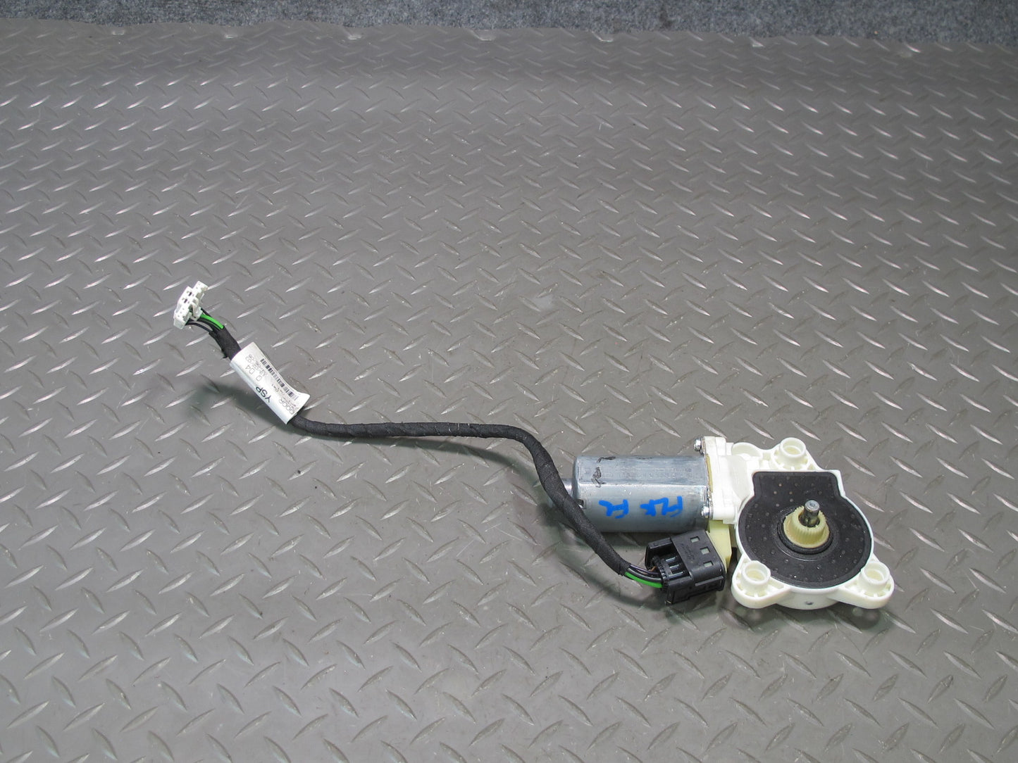 05-11 Mercedes R171 Slk-class Left Door Window Motor 0130821436 OEM