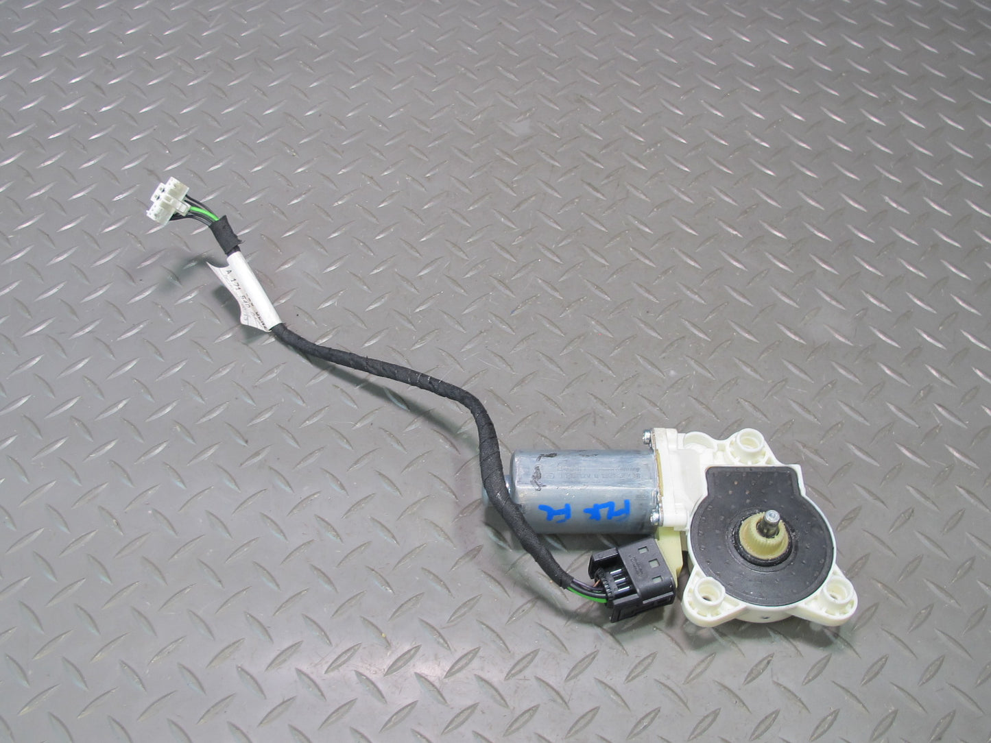 05-11 Mercedes R171 Slk-class Left Door Window Motor 0130821436 OEM