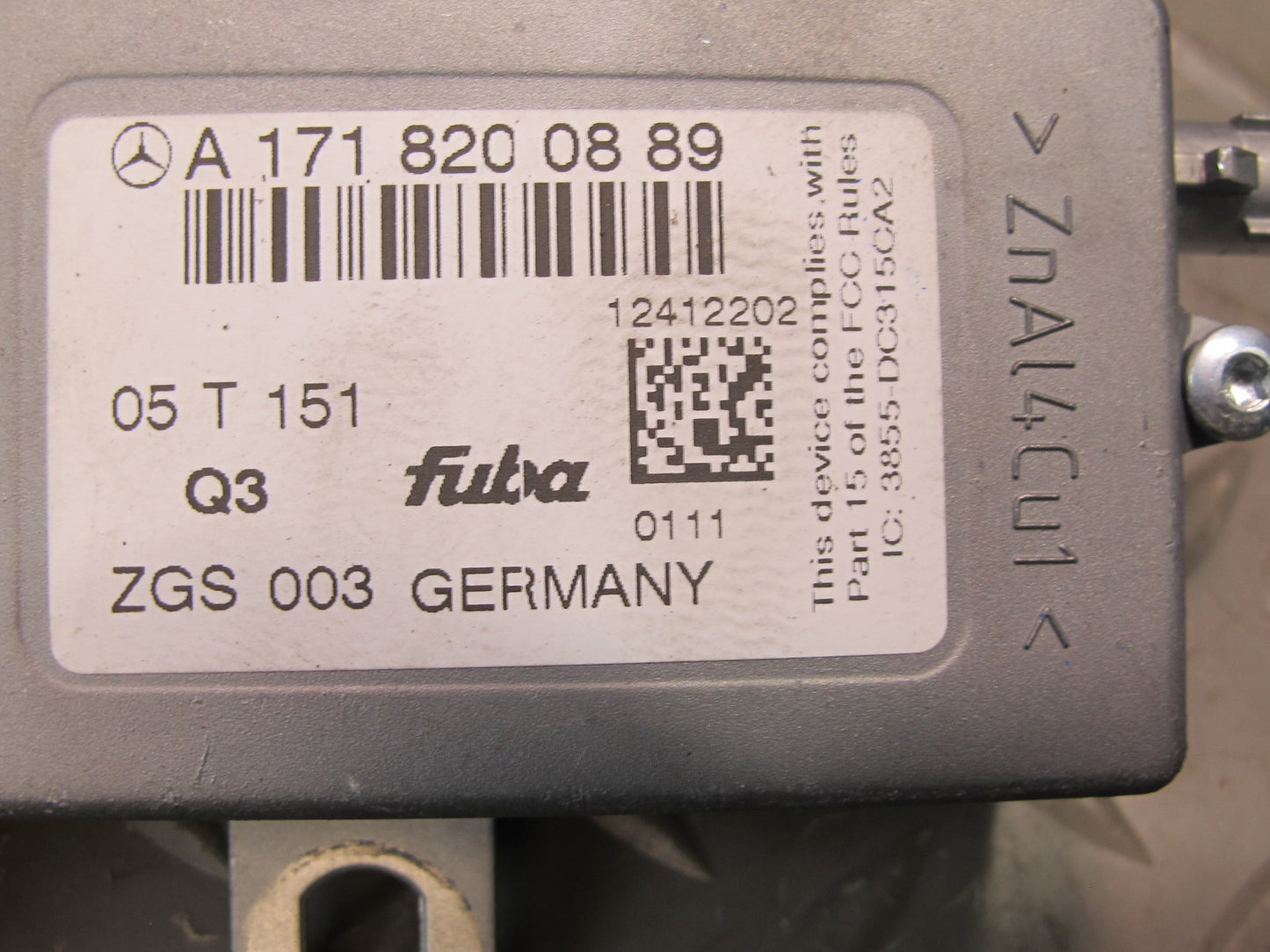 05-11 Mercedes R171 Slk-class Exterior Radio Antenna w Amplifier Module OEM