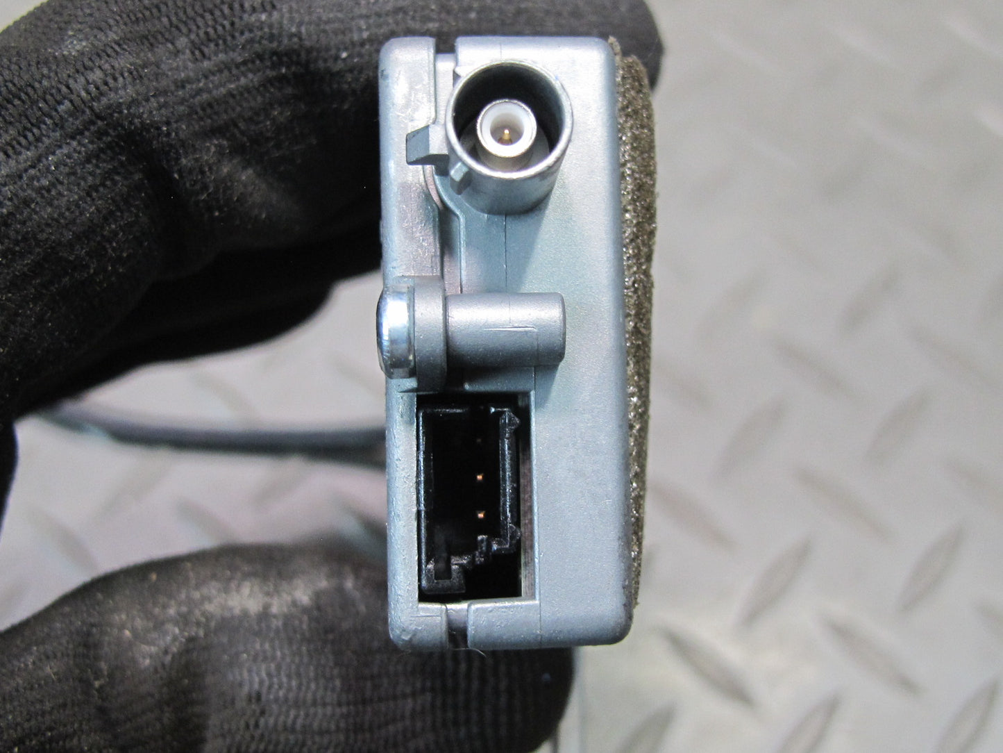 05-11 Mercedes R171 Slk-class Exterior Radio Antenna w Amplifier Module OEM