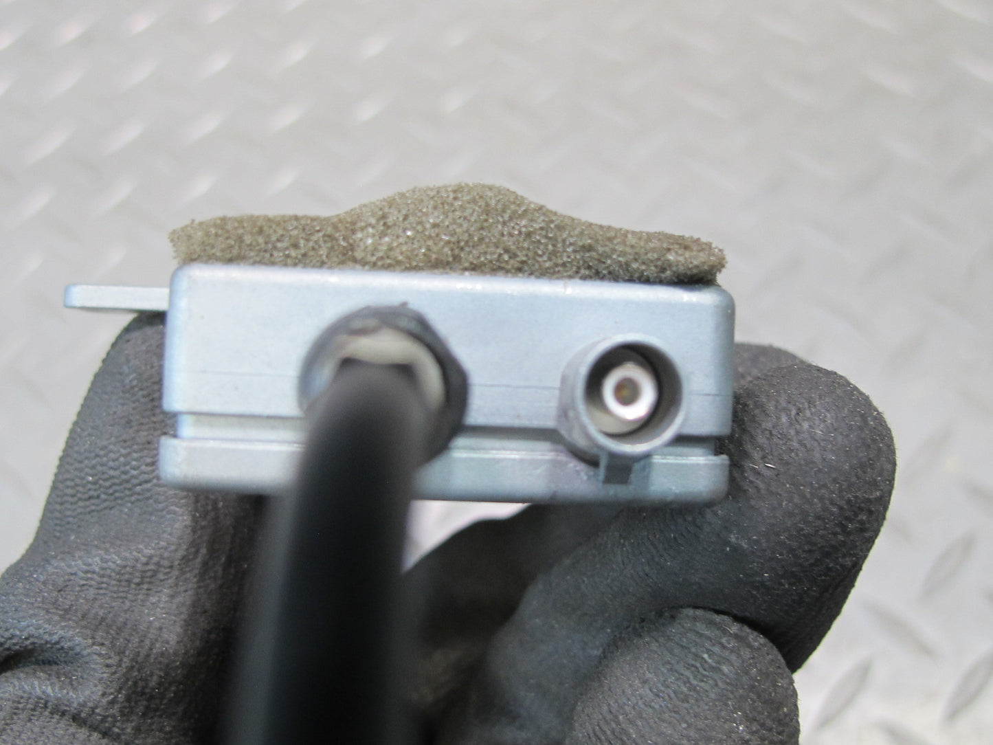 05-11 Mercedes R171 Slk-class Exterior Radio Antenna w Amplifier Module OEM