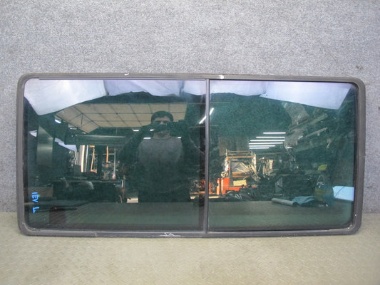 01-03 VW Eurovan T4 Center Middle Left Movable Glass Window OEM