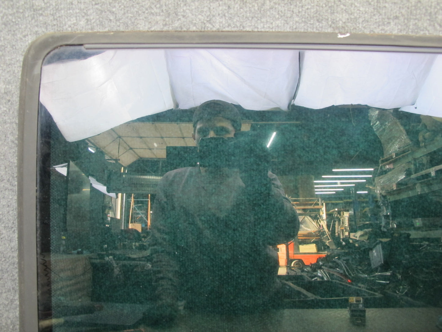 01-03 VW Eurovan T4 Center Middle Left Movable Glass Window OEM